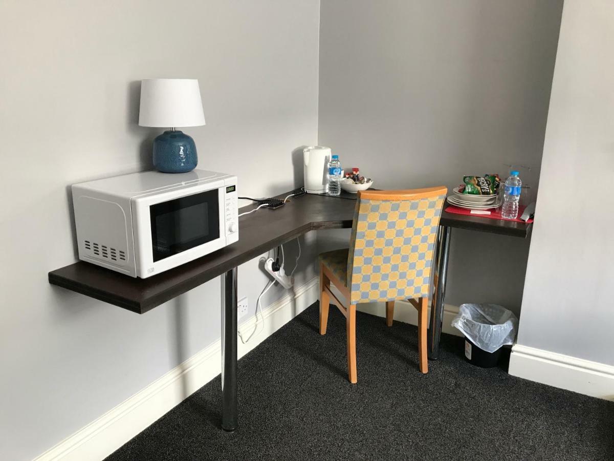 Haya Guest House Олдбери Экстерьер фото