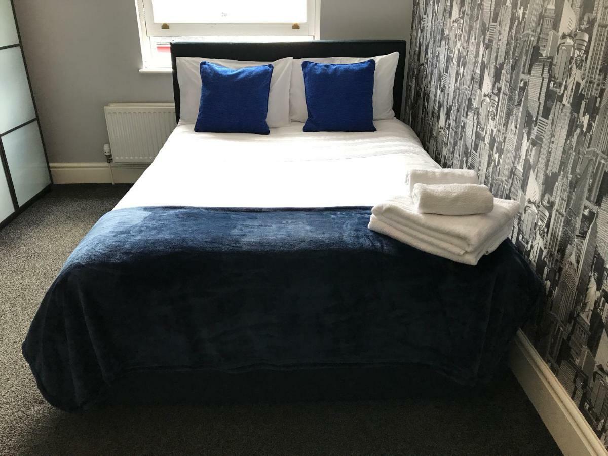 Haya Guest House Олдбери Экстерьер фото